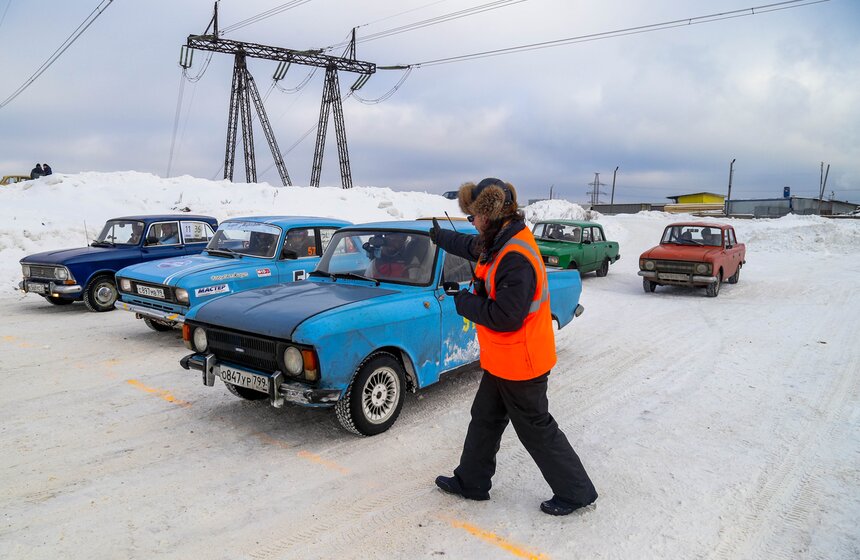 Автогонки на "Москвичах" состоялись на кроссовой трассе "Бородино" 8 фото