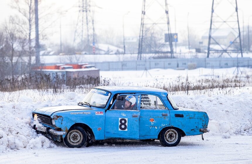 Автогонки на "Москвичах" состоялись на кроссовой трассе "Бородино" 14 фото