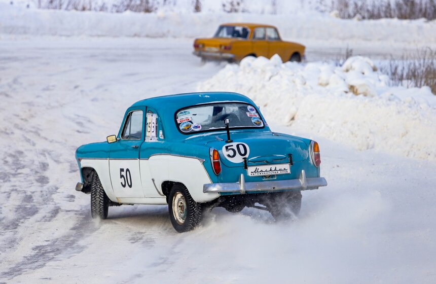 Автогонки на "Москвичах" состоялись на кроссовой трассе "Бородино" 15 фото