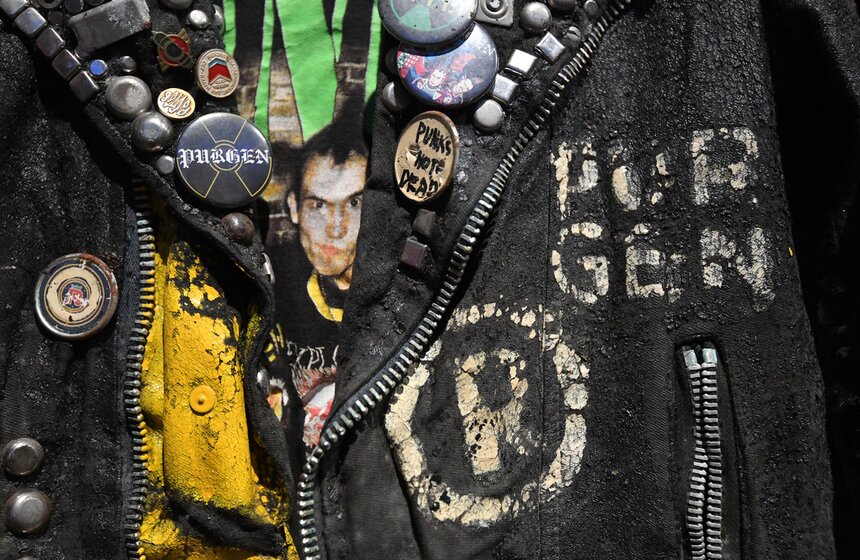 В Москве открылась выставка "Панк-культура. Король и Шут" 13 фото