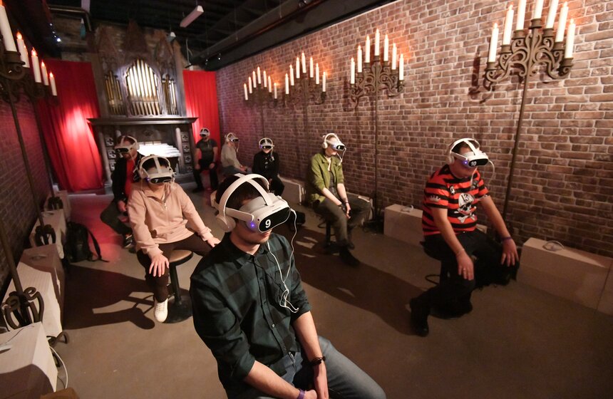 В Москве открылась выставка "Панк-культура. Король и Шут" 35 фото