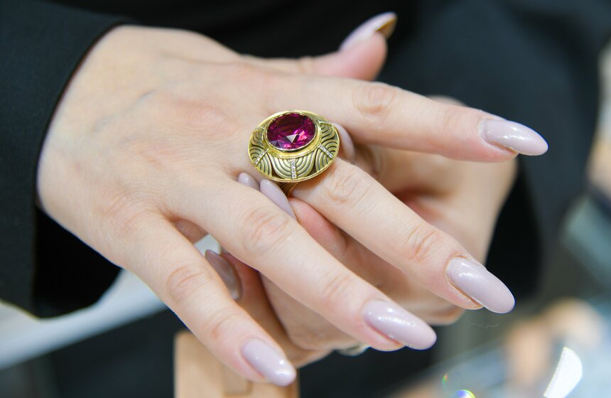 Выставка "Ювелирный вернисаж" состоялась на ВДНХ 15 фото