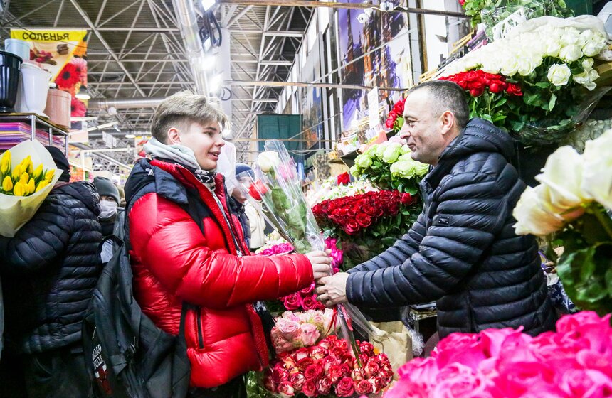 Количество покупок цветов в преддверии 8 Марта уменьшилось в РФ на 3% 21 фото