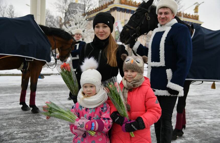 Специальная тематическая программа к 8 Марта прошла на ВДНХ 12 фото