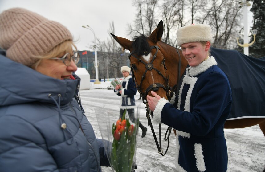 Специальная тематическая программа к 8 Марта прошла на ВДНХ 13 фото
