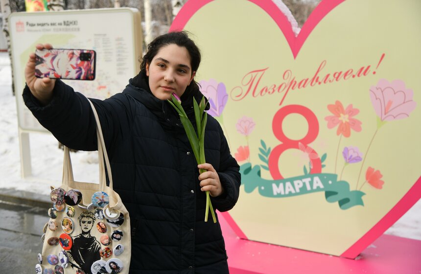 Специальная тематическая программа к 8 Марта прошла на ВДНХ 23 фото