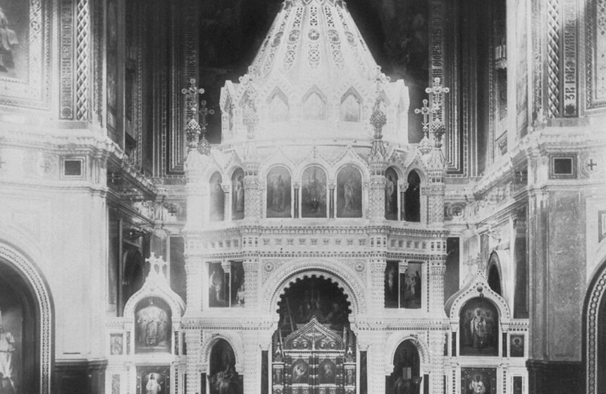 Внутреннее убранство Храма Христа Спасителя в начале века.