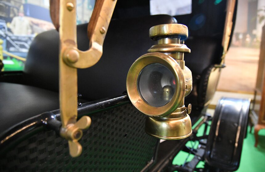 В Музее гаража особого назначения представили выставку об автомобилизации России 7 фото