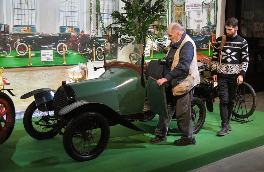 В Музее гаража особого назначения представили выставку об автомобилизации России 23 фото