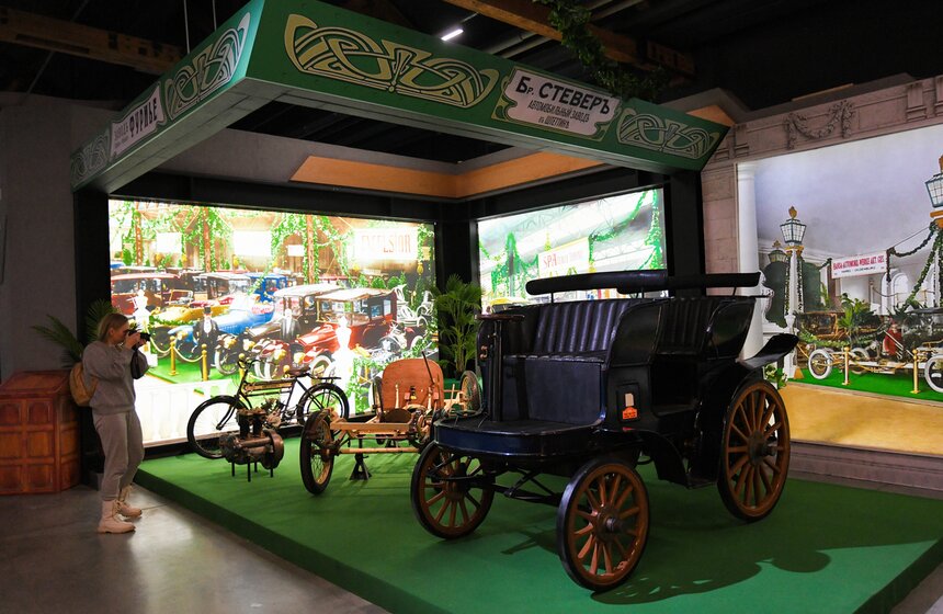 В Музее гаража особого назначения представили выставку об автомобилизации России 2 фото