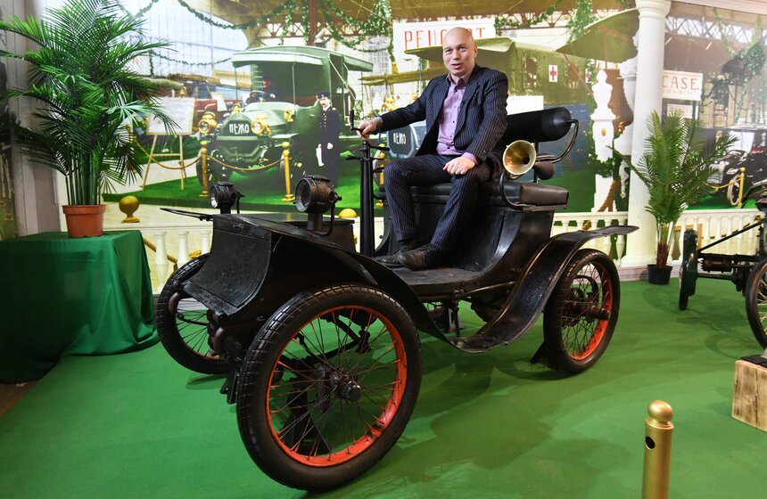 В Музее гаража особого назначения представили выставку об автомобилизации России 20 фото