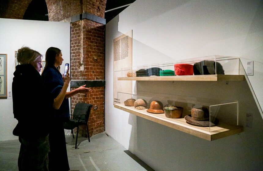 Выставка "Дом моделей. Индустрия образов" открылась в Музее Москвы 19 фото