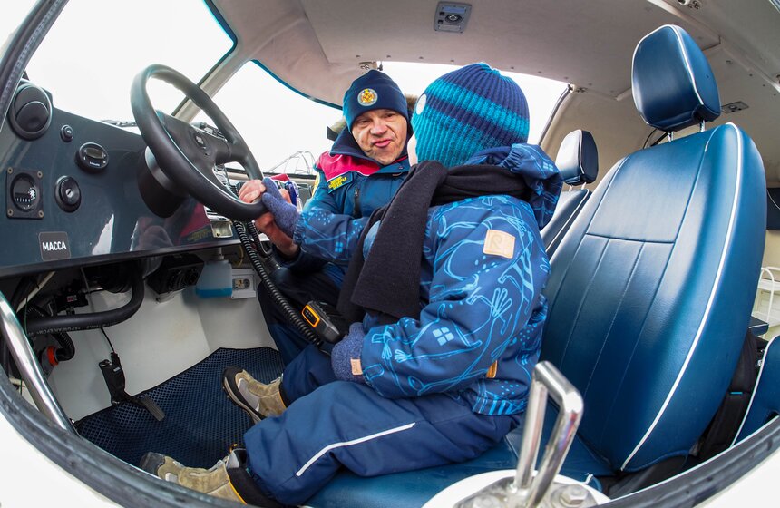 Выставка коммунальной и спасательной техники открылась в "Острове Мечты" 15 фото