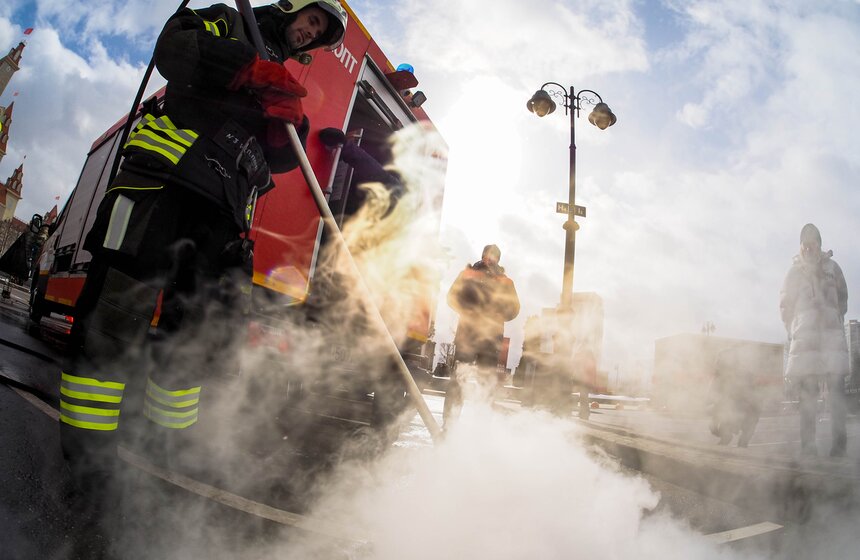 Выставка коммунальной и спасательной техники открылась в "Острове Мечты" 19 фото