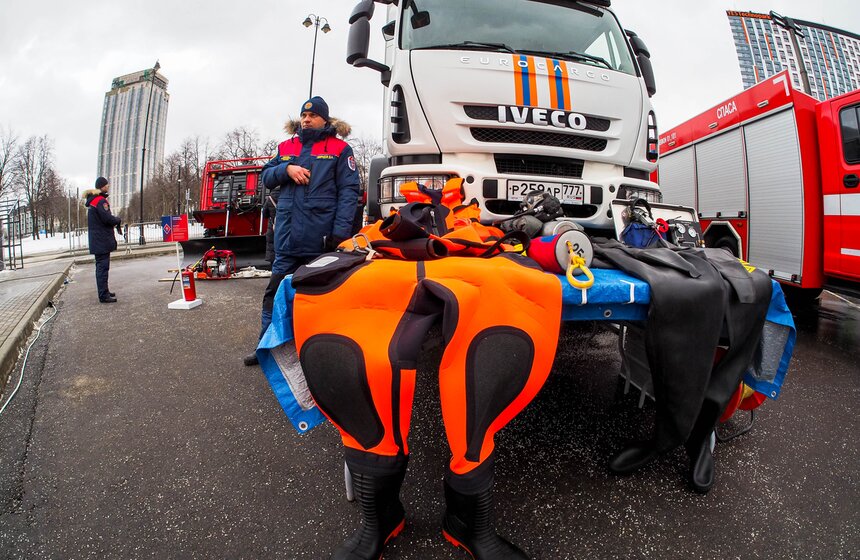 Выставка коммунальной и спасательной техники открылась в "Острове Мечты" 16 фото