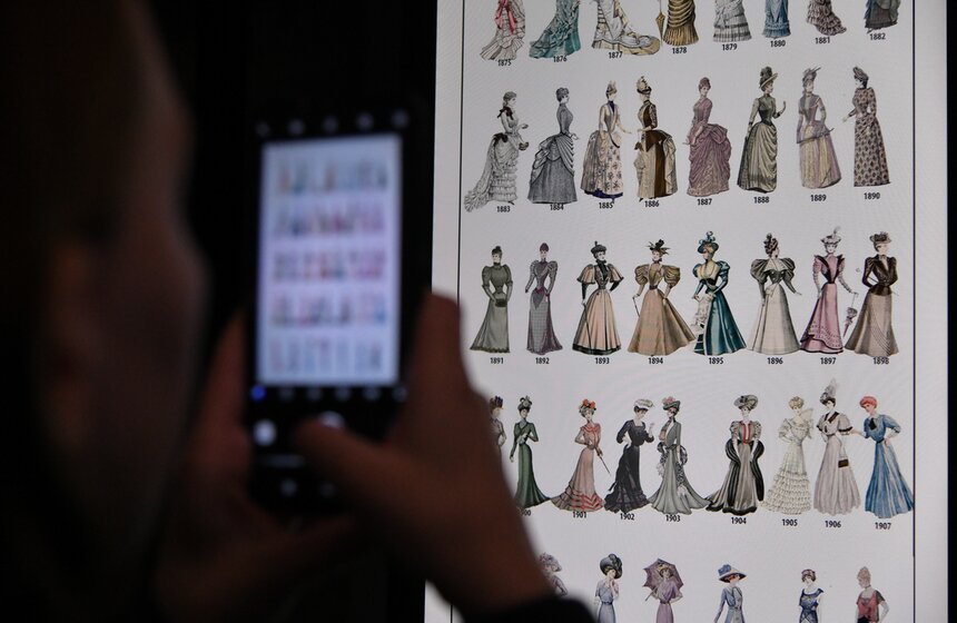 Выставка "ЛАМАНОВА. Русский дресс-код" открылась в Старом Английском дворе 8 фото