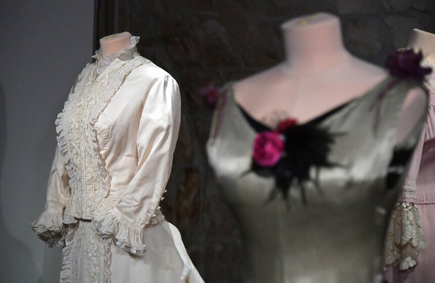 Выставка "ЛАМАНОВА. Русский дресс-код" открылась в Старом Английском дворе 7 фото