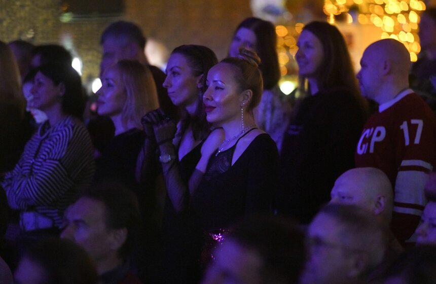 Праздничный концерт Валерия Сюткина прошел на ВДНХ 6 фото