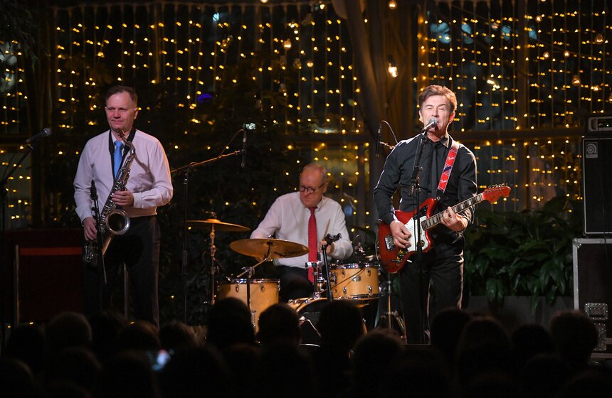 Праздничный концерт Валерия Сюткина прошел на ВДНХ 15 фото