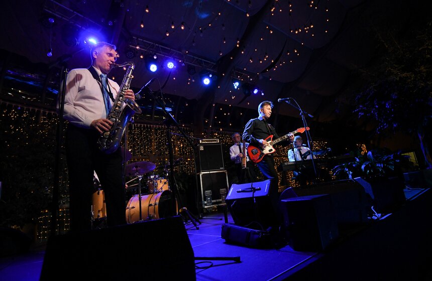 Праздничный концерт Валерия Сюткина прошел на ВДНХ 9 фото