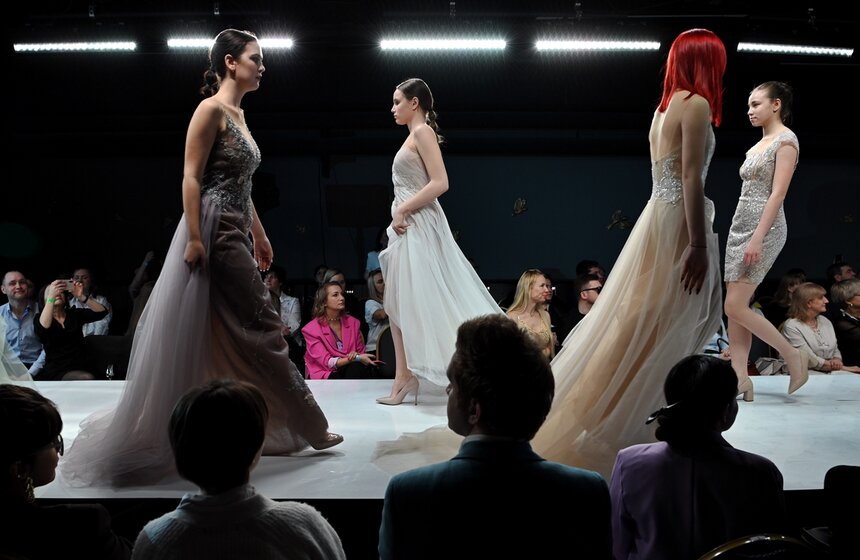 Показы в рамках Volga Fashion Week впервые прошли в Москве 24 фото