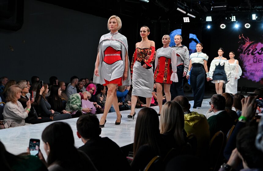 Показы в рамках Volga Fashion Week впервые прошли в Москве 30 фото