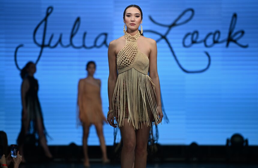 Показы в рамках Volga Fashion Week впервые прошли в Москве 17 фото