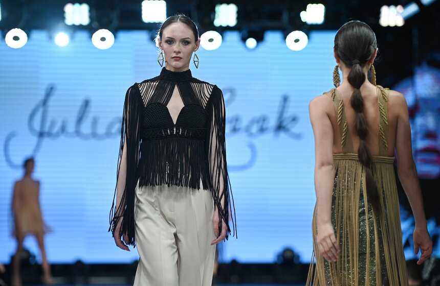 Показы в рамках Volga Fashion Week впервые прошли в Москве 15 фото