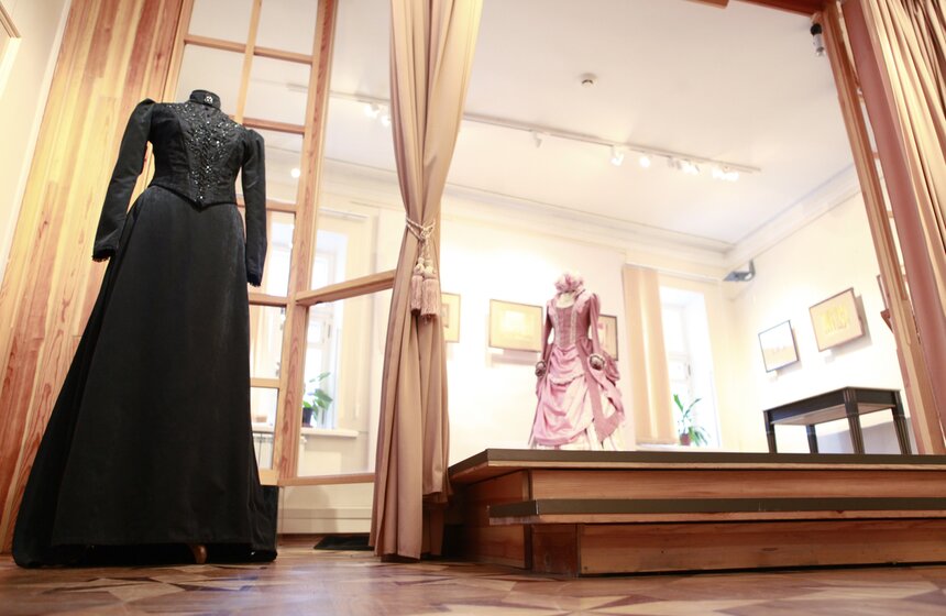 Выставка "Театральный костюм" открылась в Музее Л.Н. Толстого 12 фото
