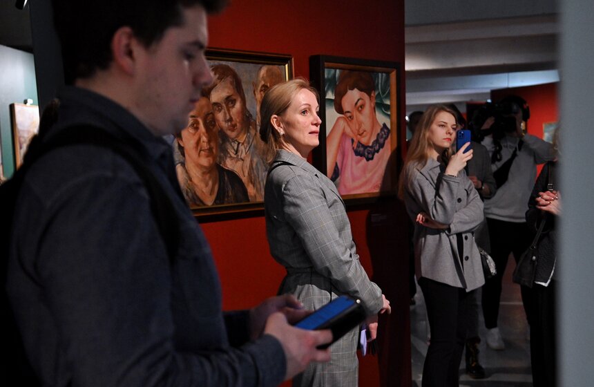 Выставка "#ПетровВодкинЛомакина. Стихия Крым" открылась в Российской галерее искусств 10 фото