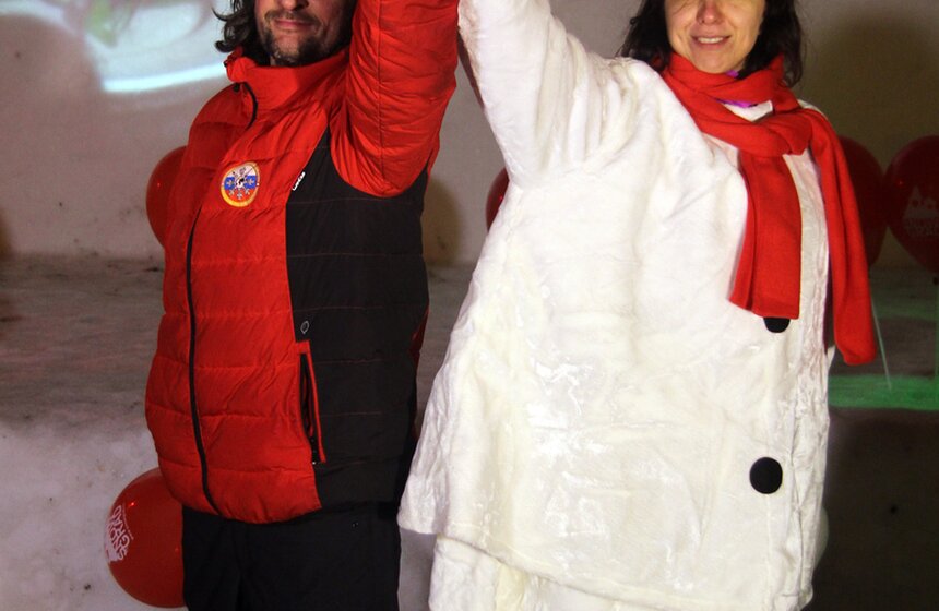 "Ледяной фонтан влюбленных" открыли на ВВЦ 14 фото