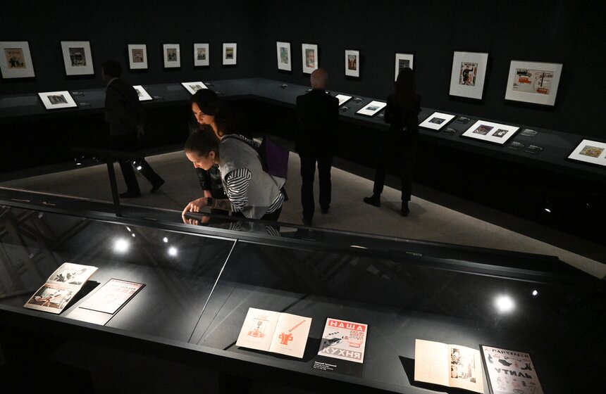 К 100-летию СССР в "Манеже" открыли выставку о советских домах культуры 27 фото