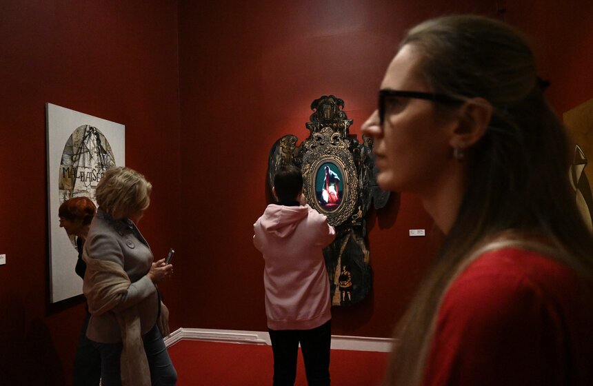 Выставка "Диалог во времени и пространстве" открылась в Москве 14 фото