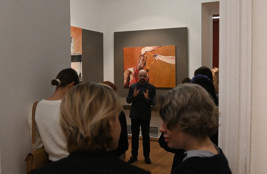 Выставка "Диалог во времени и пространстве" открылась в Москве 12 фото