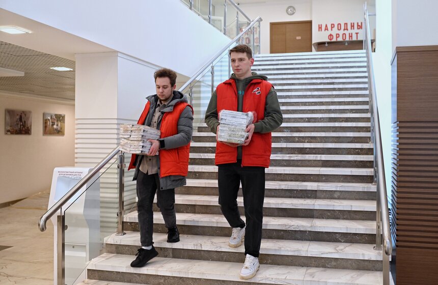 Состоялась VII общероссийская акция "Дарите книги с любовью – 2023" 18 фото