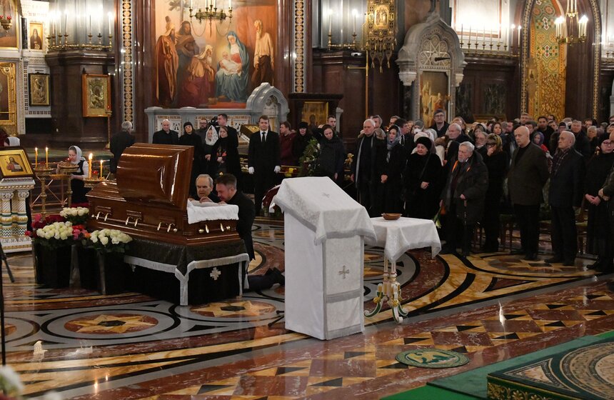 Церемония прощания с Инной Чуриковой завершилась в столице 25 фото