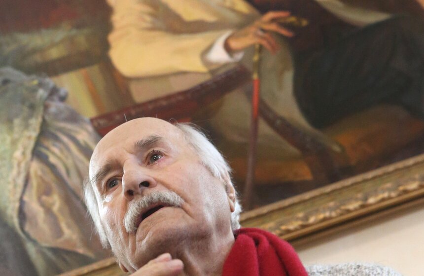 Актер Владимир Зельдин во время сбора труппы, посвященного открытию 84-го театрального сезона Центрального академического театра Российской армии, 2013 год