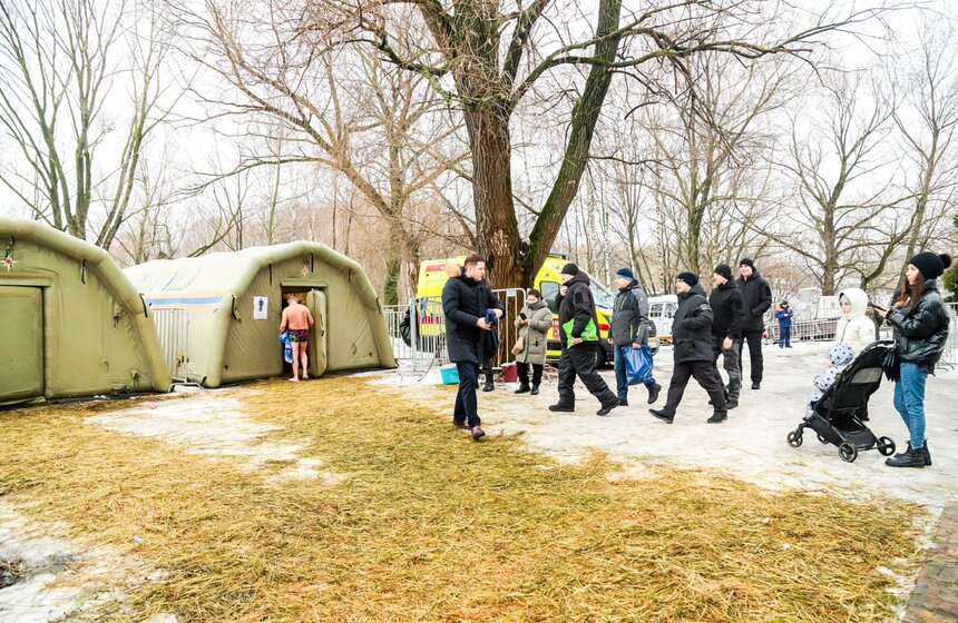 Крещенские купания прошли в Москве 19 фото