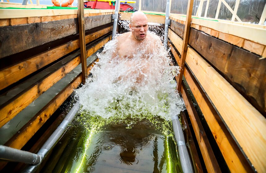 Крещенские купания прошли в Москве 9 фото