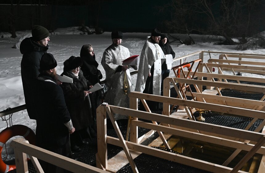 Крещенские купания состоялись в Москве в ночь с 18 на 19 января 5 фото