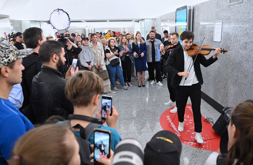 Три площадки проекта "Музыка в метро" открылись на БКЛ 12 фото