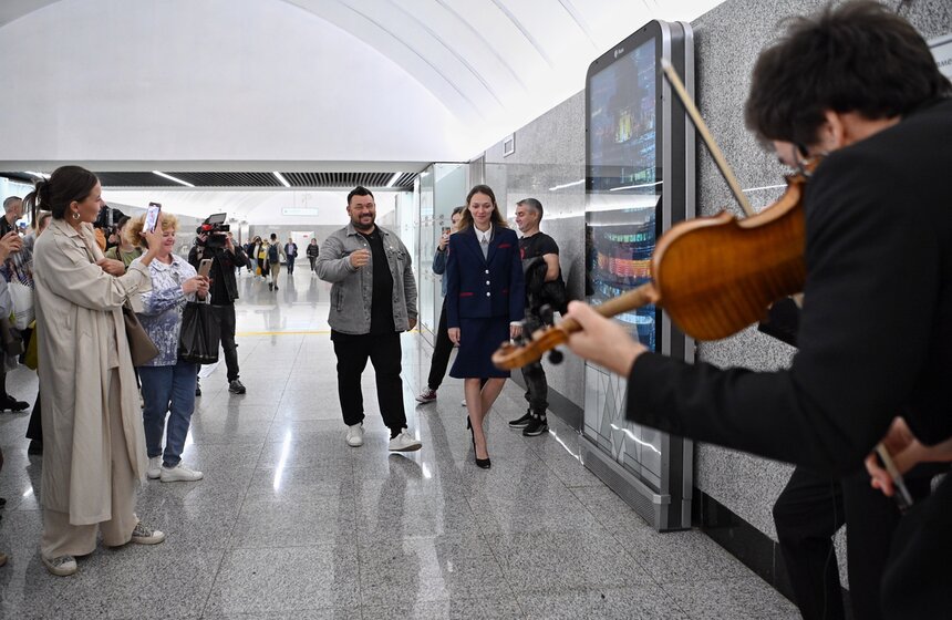 Три площадки проекта "Музыка в метро" открылись на БКЛ 8 фото
