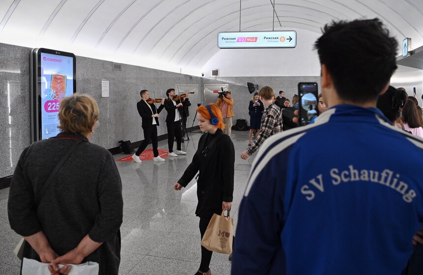 Три площадки проекта "Музыка в метро" открылись на БКЛ 1 фото