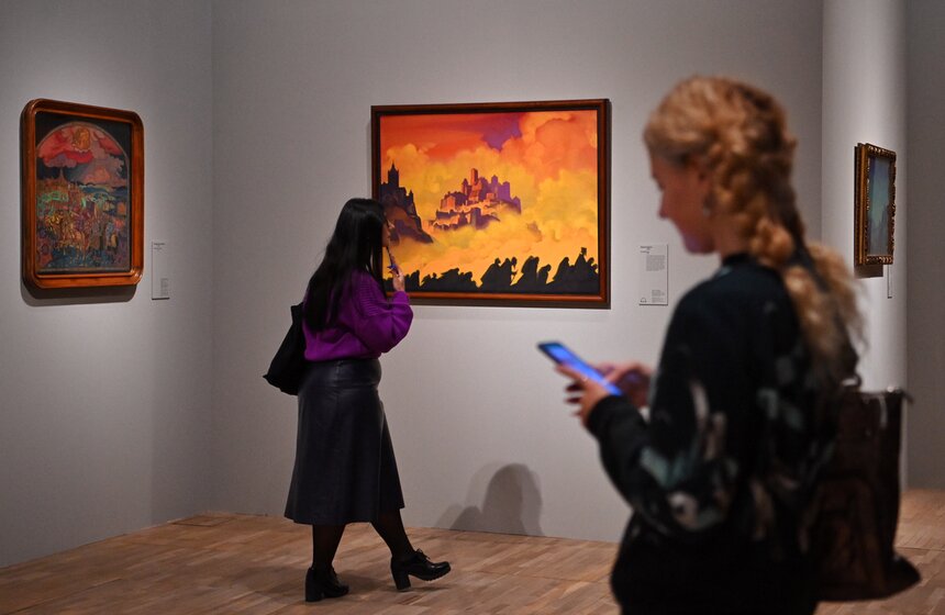 Выставка картин Николая Рериха открылась на Крымском Валу 3 фото