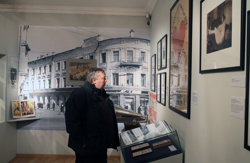 На выставке "Про это" расскажут о творчестве Владимира Маяковско 15 фото