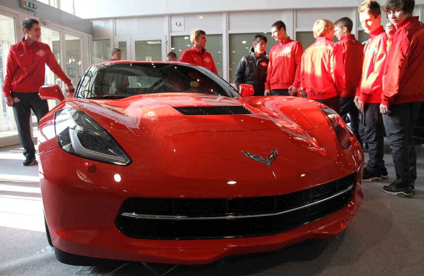 В "Сокольниках" открылась выставка "Олдтаймер-Галерея" 10 фото