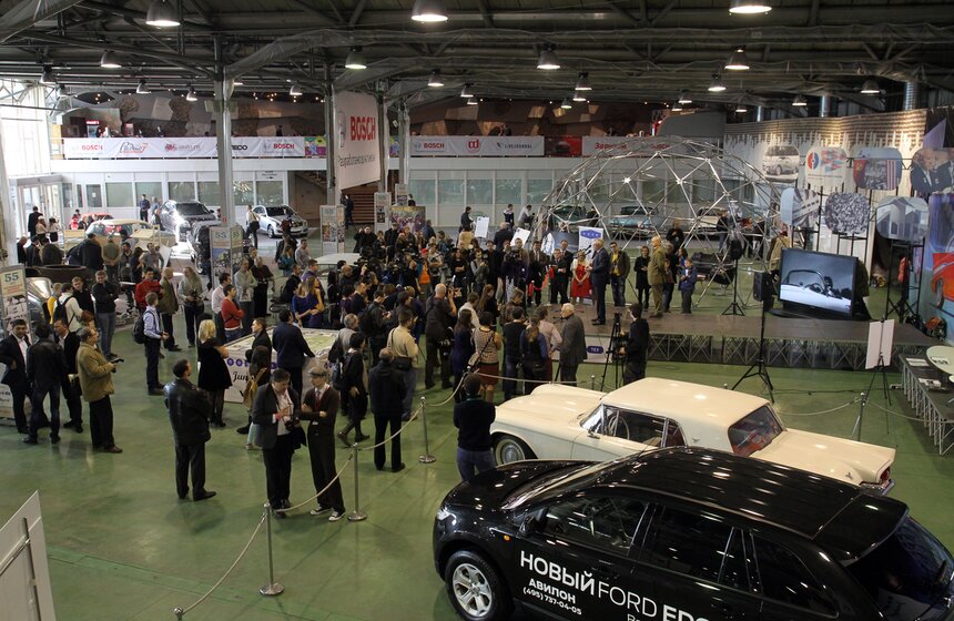 В "Сокольниках" открылась выставка "Олдтаймер-Галерея" 1 фото