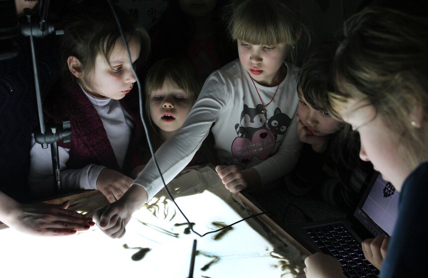 В музее Москвы прошел мастер-класс по песочной анимации 5 фото