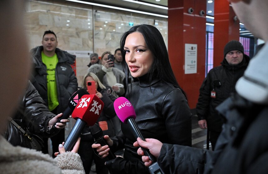 Ольга Серябкина выступила в московском метро на "Мичуринском проспекте" 19 фото