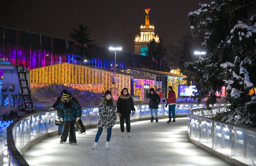 Тематическая вечеринка "Русский авангард" прошла на ВДНХ 8 декабря 20 фото